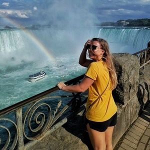 Meet your seller and buyer 🎀⭐✨